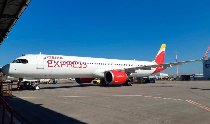 Iberia Express ofrece descuentos de hasta el 40% por el 'Black Friday'