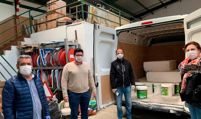Una empresa sevillana dona 30.000 litros de pintura anticoronavirus