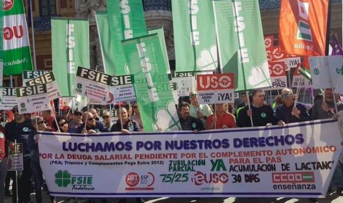Los trabajadores de la concertada protestan en Sevilla