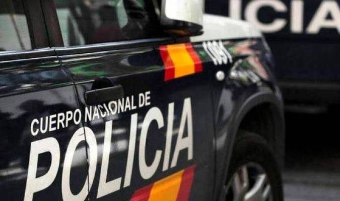 Imagen de archivo de un coche de Policía Nacional. / El Correo