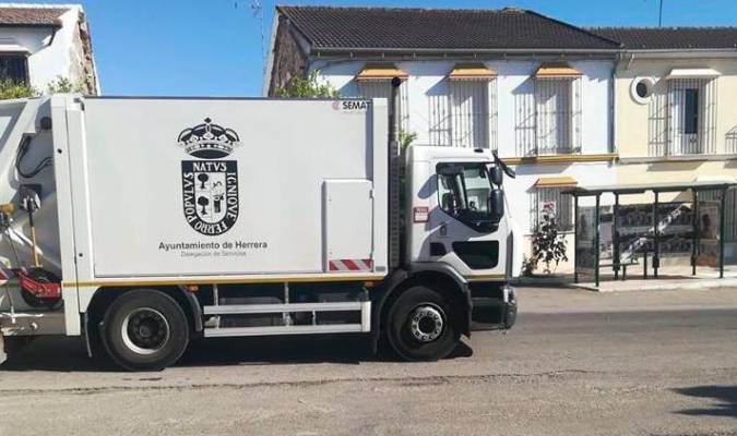 El alcalde del PP de Herrera salvó la recogida de basura en Marinaleda