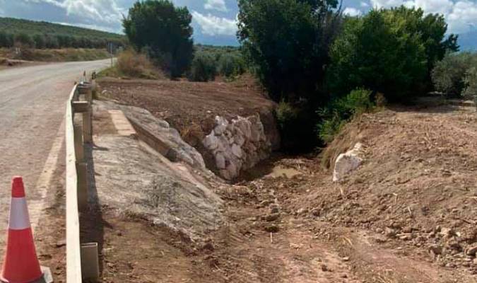 La Junta actúa sobre las erosiones de la carretera de Écija a Herrera