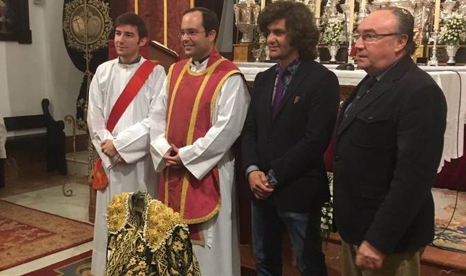 Morante, en el transcurso del acto de donación –en noviembre de 2016- del vestido verde y oro que servirá para realizar una nueva saya a la Virgen de la Caridad.