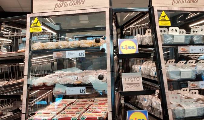Lidl abre un nuevo supermercado y emplea a 24 trabajadores
