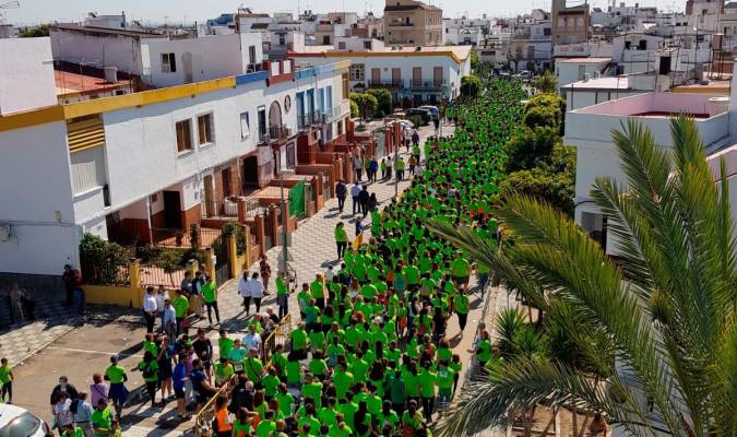 La prueba Andarina, en la edición de 2019, tiñó Cantillana de una marea verde de solidaridad. / El Correo