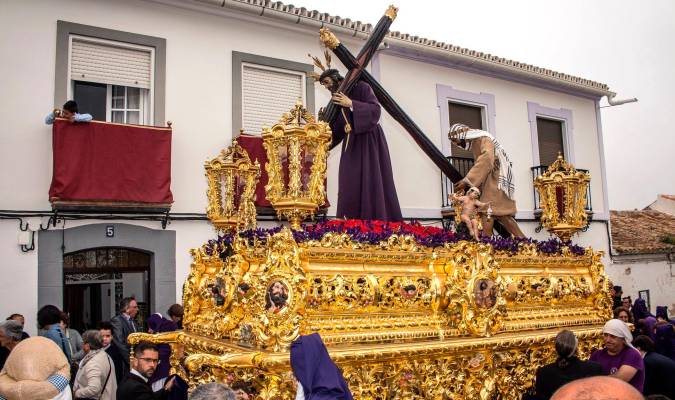 El Nazareno de Castilblanco en su paso procesional, en el que volverá a salir en procesión extraordinaria el 29 de abril (Foto: Hermandad Sacramental de Castilblanco de los Arroyos)