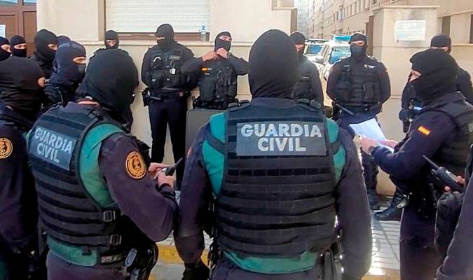 Preparación del dispositivo de la Guardia Civil para capturar a las dos personas en Melilla./ Guardia Civil de Melilla