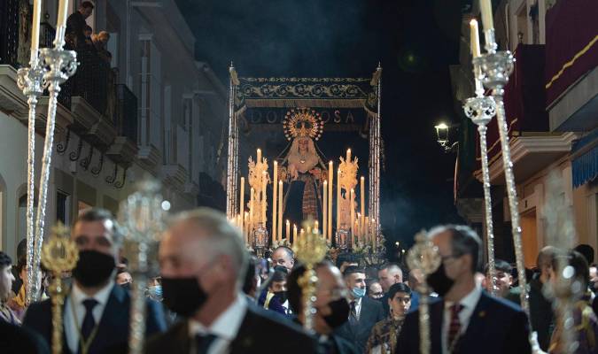 Nuestra Señora de los Dolores en su Soledad Coronada es la primera dolorosa que procesiona bajo palio en la provincia de Sevilla (Foto: Hermandad de la Soledad)