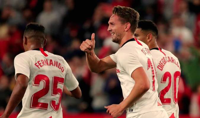 De Jong celebra su gol ante el Levante. / EFE