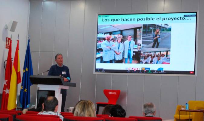 El marchenero Sánchez Alcázar expone su labor en la lucha contra las mitocondriales