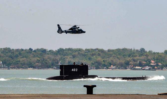 Desparece un submarino en Indonesia con 53 personas a bordo