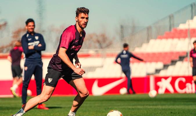 Sergi Gómez en el último entrenamiento del Sevilla. / SFC