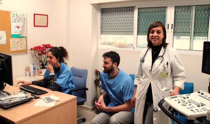 Parte del equipo de la consulta conjunta del Hospital Macarena de Sevilla para mejorar la asistencia del ictus pediátrico.