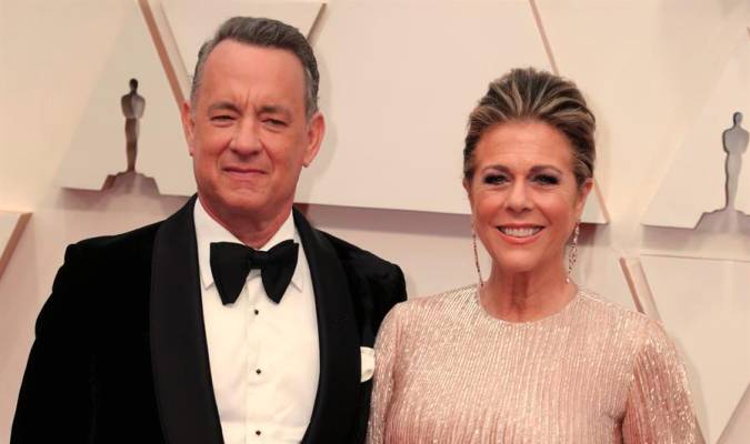 Fotografía de archivo del actor Tom Hanks junto a su esposa, Rita Wilson. / Efe