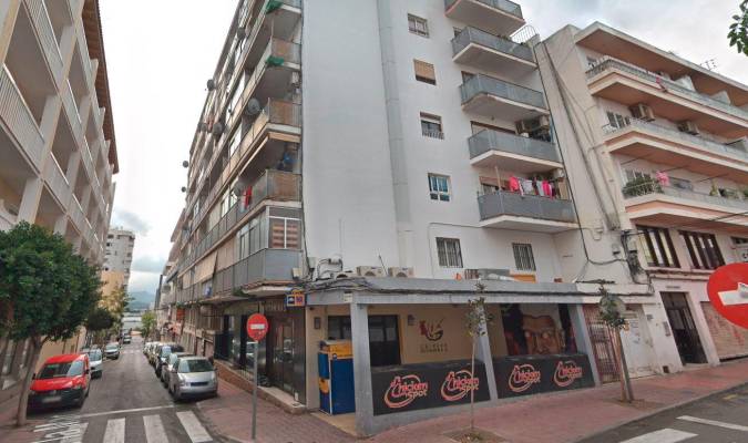 Muere un hombre al precipitarse desde un séptimo piso en Ibiza
