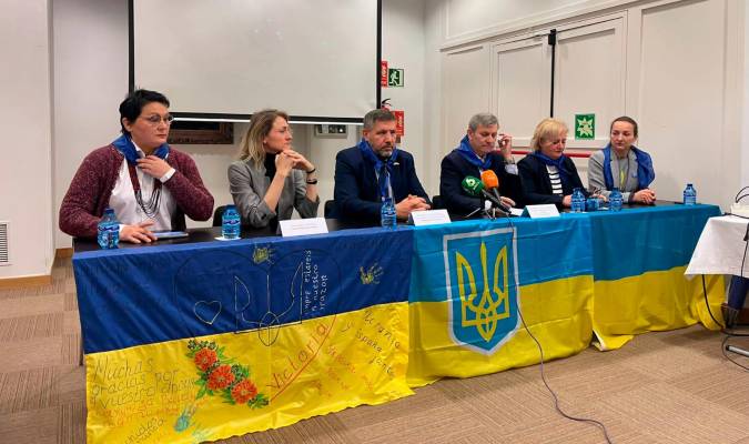 Sevilla se echa a la calle contra la guerra en Ucrania