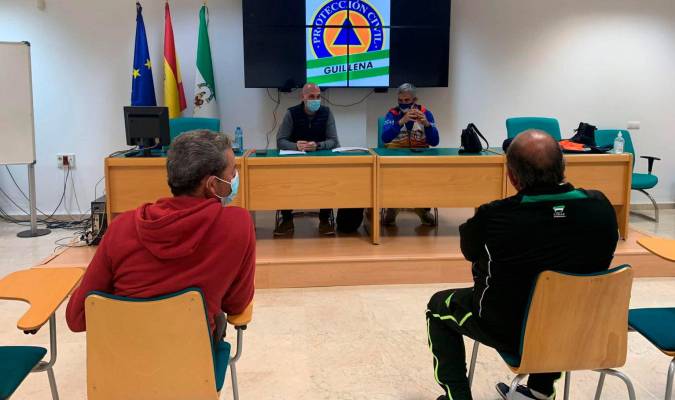 Reunión de coordinación para la puesta en marcha de la nueva agrupación de Protección Civil (Foto: Ayuntamiento de Guillena)