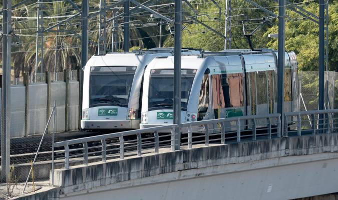 Ayuntamiento y Junta abordan la ampliación de la línea 3 del Metro