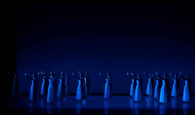 El New York City Ballet durante un momento de ‘Serenade’. / Javier del Real