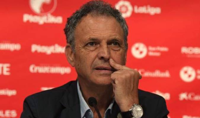 Caparrós no será el entrenador del Sevilla la próxima temporada
