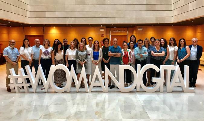  Imagen del encuentro celebrado en la Consejería de Economía sobre la iniciativa 'WomANDigital', para la elaboración de un censo de mujeres profesionales del sector TIC. Junta de Andalucía