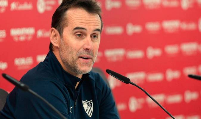 El entrenador del Sevilla, Julen Lopetegui, en rueda de prensa. / SFC
