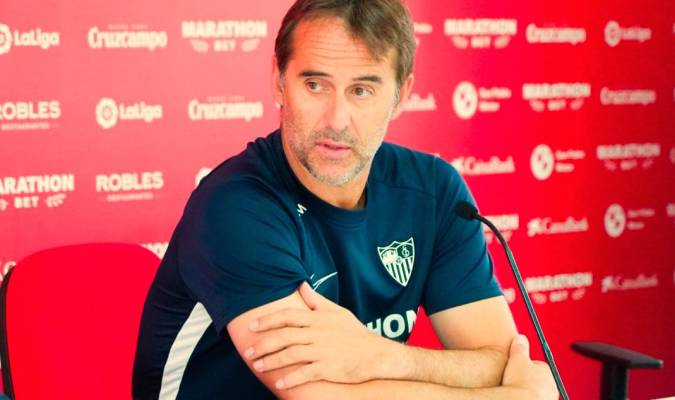 El entrenador del Sevilla, Julen Lopetegui, en rueda de prensa. / SFC