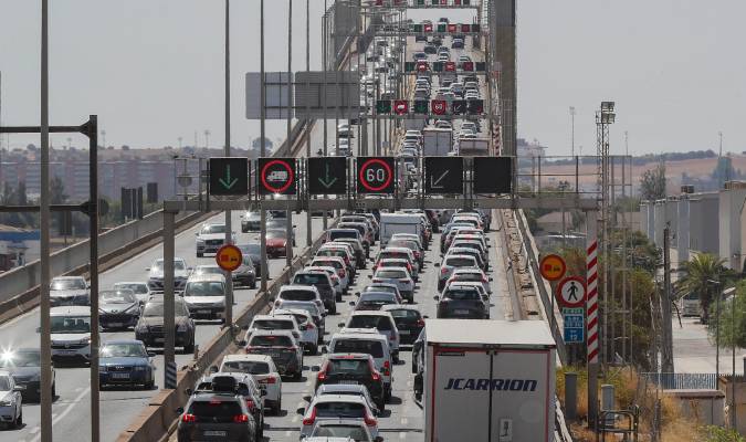 Arranca la operación salida del puente con 7 millones de viajes por carretera