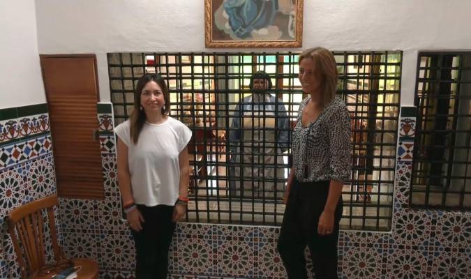La delegada provincial de Turismo en Sevilla durante su visita al convento / EP