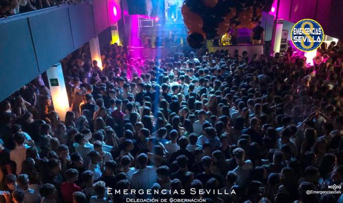 La fiesta intervenida en la madrugada del viernes al sábado en Sevilla. / Emergencias Sevilla