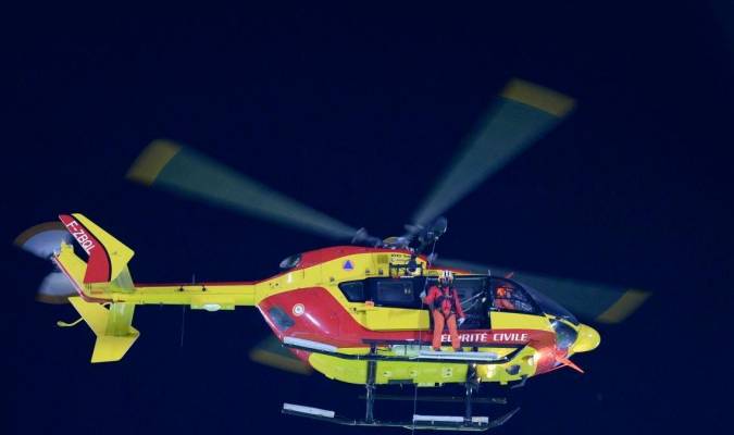 Mueren tres rescatistas tras estrellarse un helicóptero en Francia