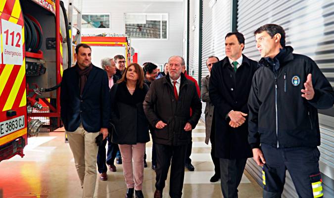 Fernando Rodríguez Villalobos ha inaugurado el nuevo parque de Bomberos de Lebrija.