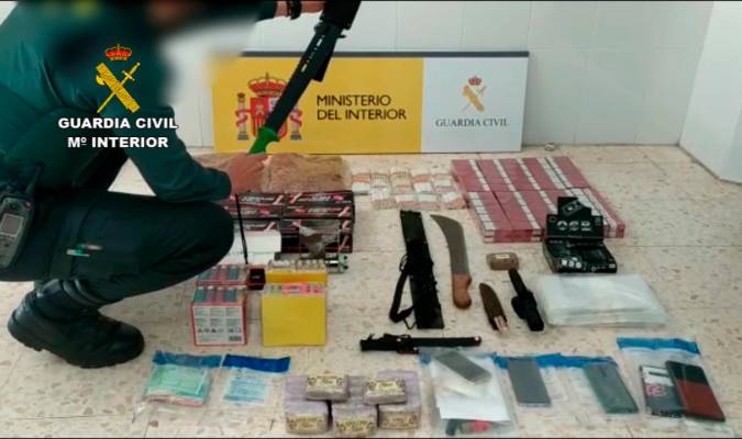 Tres detenidos por contrabando de tabaco, que vendían desde un piso de Pilas