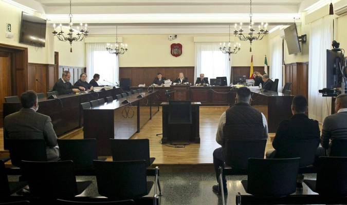 El fiscal rebaja a 16 años la petición de prisión para el ex policía Casimiro Villegas