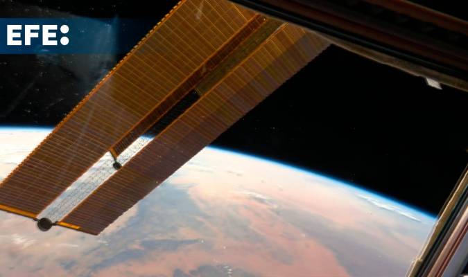 La agencia espacial estadounidense NASA publicó el primer recorrido en español por la Estación Espacial Internacional (EEI), presentado por el astronauta Frank Rubio, quien ha batido récords de permanencia en órbita. TVEFE