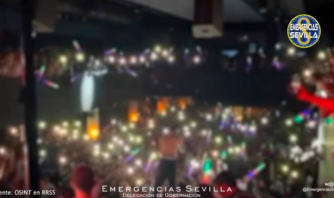 Desalojan a 2.000 menores de una fiesta en una discoteca de Sevilla