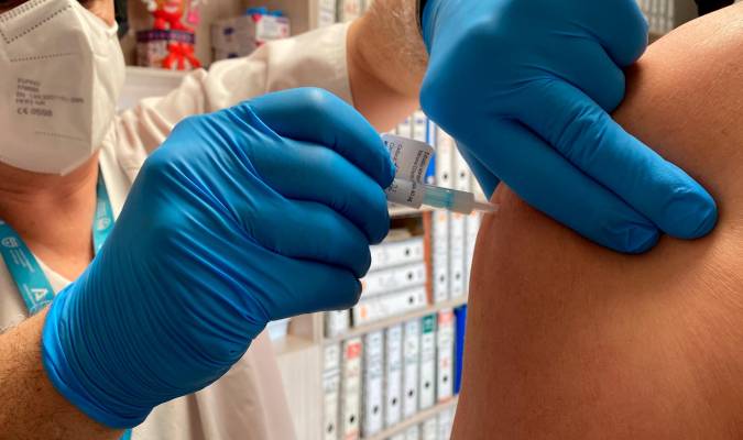 Vacunación de covid-19, gripe y bronquiolitis: fechas y quién puede pedir cita