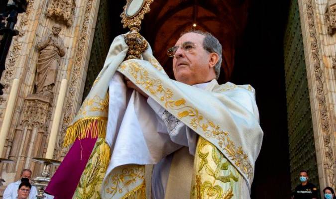 Monseñor Asenjo preside su última celebración del Corpus en la Catedral