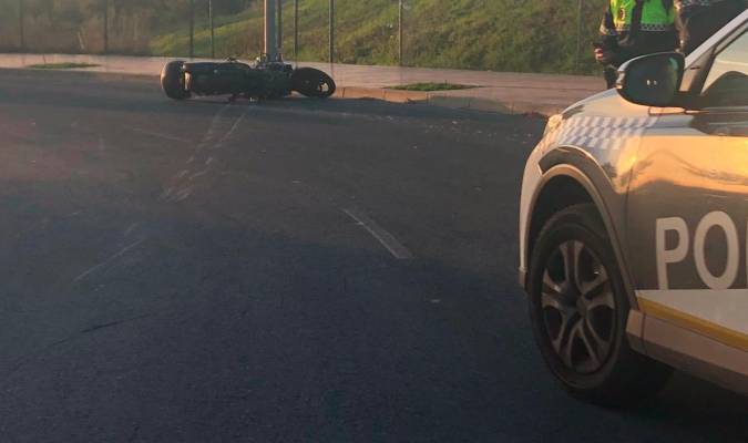 Un motorista herido en un accidente en Tomares