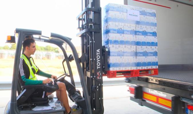 Los clientes de Mercadona donan 51.300 litros de leche al Banco de Alimentos de Sevilla