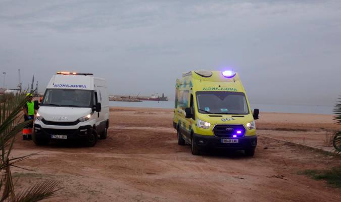 Hallan muerta a una mujer en una ambulancia que intentaba cruzar a Melilla para ser atendida