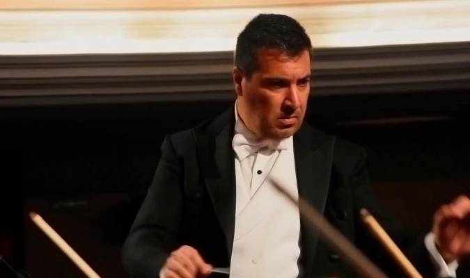 La Orquesta Filarmonía de Sevilla nombra a Francisco Javier Torres Simón director titular