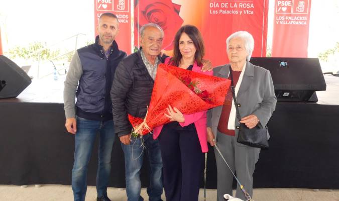 Silvia Calzón junto a sus familiares.