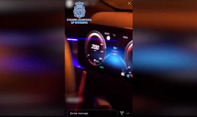 Detenido tras publicar en redes sociales cómo conducía a más de 200 km/h