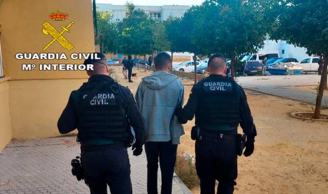Cae una red que robaba armas a cazadores para cometer robos en Sevilla y Dos Hermanas
