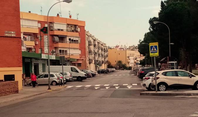 Paso de peatones en una calle de Alcalá de Guadaíra. / Twitter @aytoguadaira