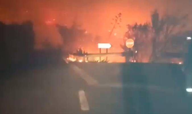 Unos 8.000 evacuados por el fuego que avanza sin control en Gran Canaria