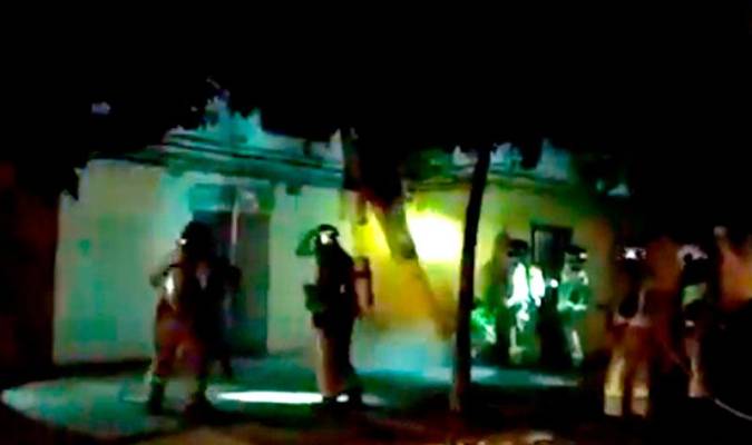 Extinguido el incendio de un centro de transformación eléctrica en San Jerónimo