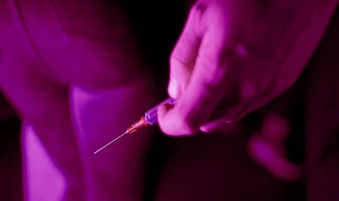 «Needle Spiking»: pinchazos con jeringuillas y temor en las discotecas