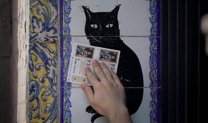 Sangrar Amargura Inspiración El gato negro' deja en Sevilla 500.000 euros del tercer premio